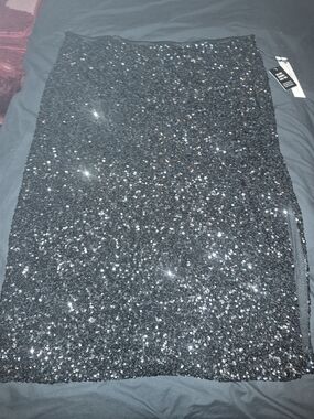 NWT Express Black Sequin Pencil Skirt - XL
